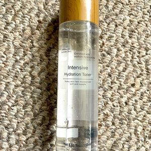 New Sealed Intensive Hydration Toner